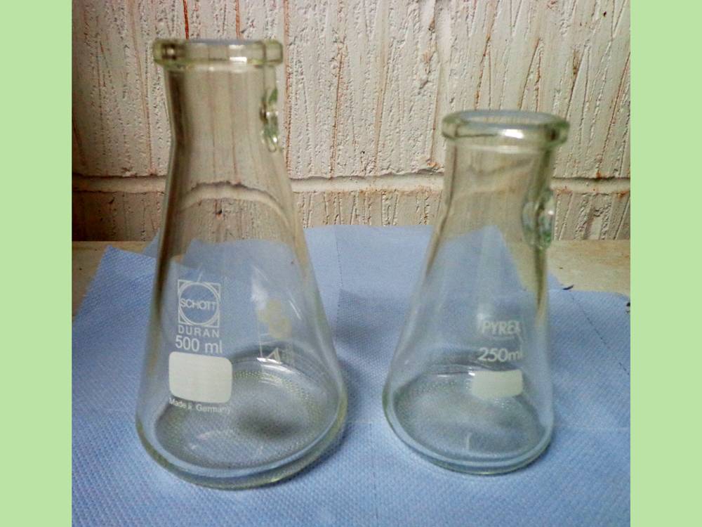 Schott Duran/Pyrex mix 500mL and 250mL Filter Flask Conical With Hole, 20 pcs.